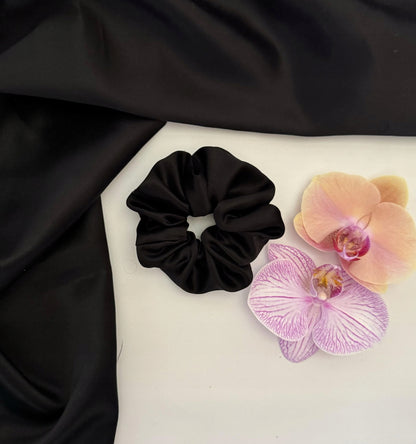 Jedwabny wałek do włosów + 2 scrunchies czarny